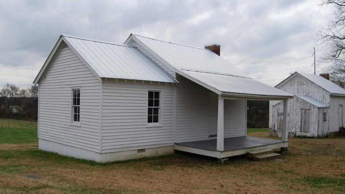 Slave dwellings at Clover Bottom Farm